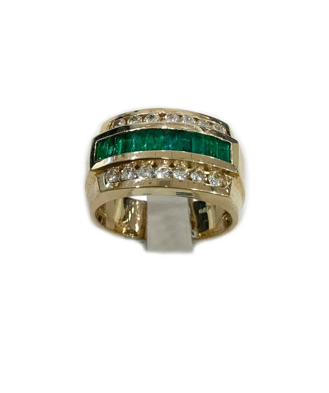 Women’s gold engagement rings-14k Yellow Gold Mens Emerald Ring