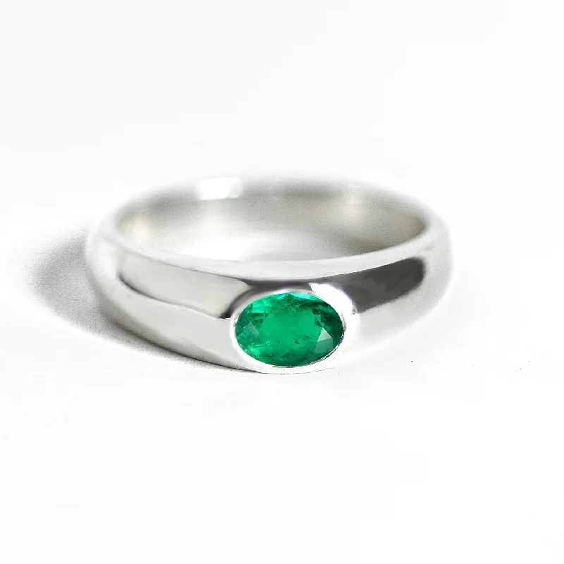 Women’s oval rings-Oval Emerald Signet Ring