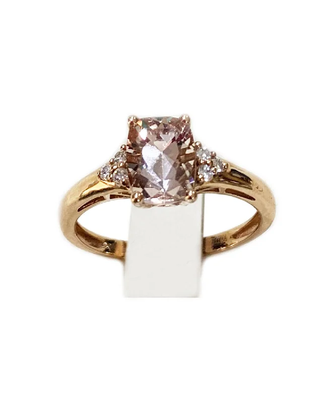 Women’s vintage rings-14k Rose Gold Morganite Ring