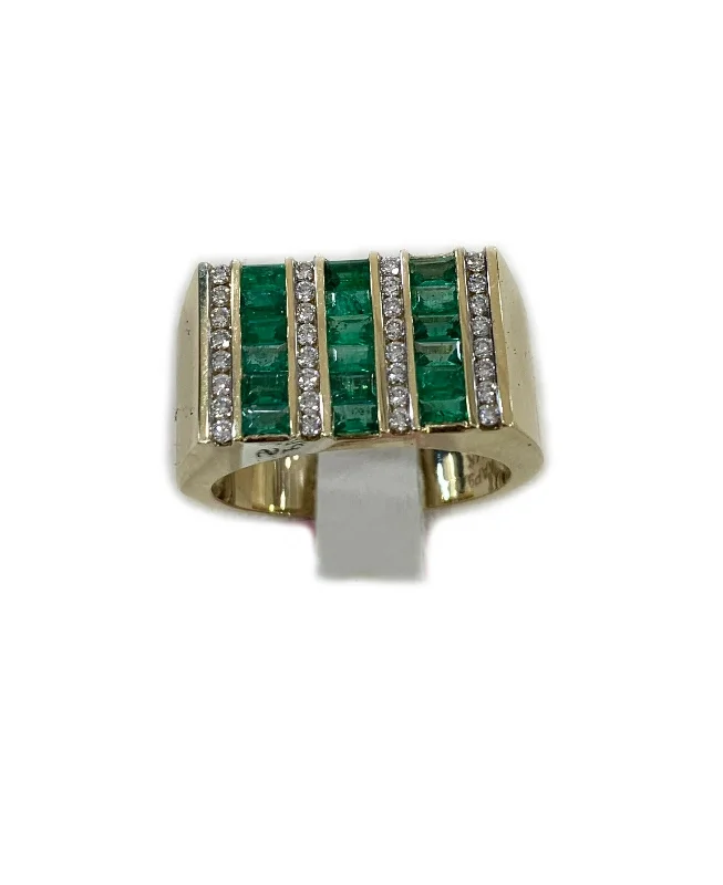 Women’s fashion rings-14k Yellow Gold Mens Emerald Ring