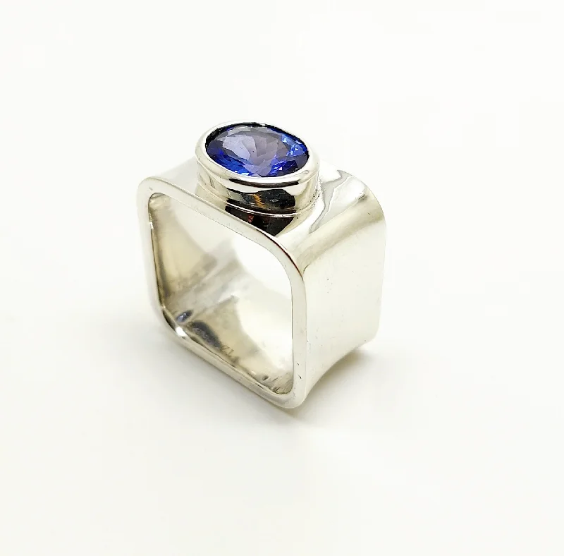 Women’s heart-shaped rings-Tanzanite silver square Ring