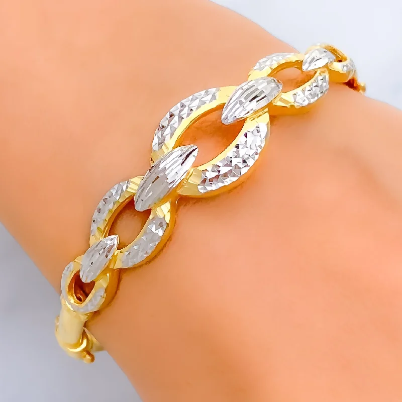 Women’s luxury bangle bracelets-Graduating Textured 22k Gold Bangle Bracelet