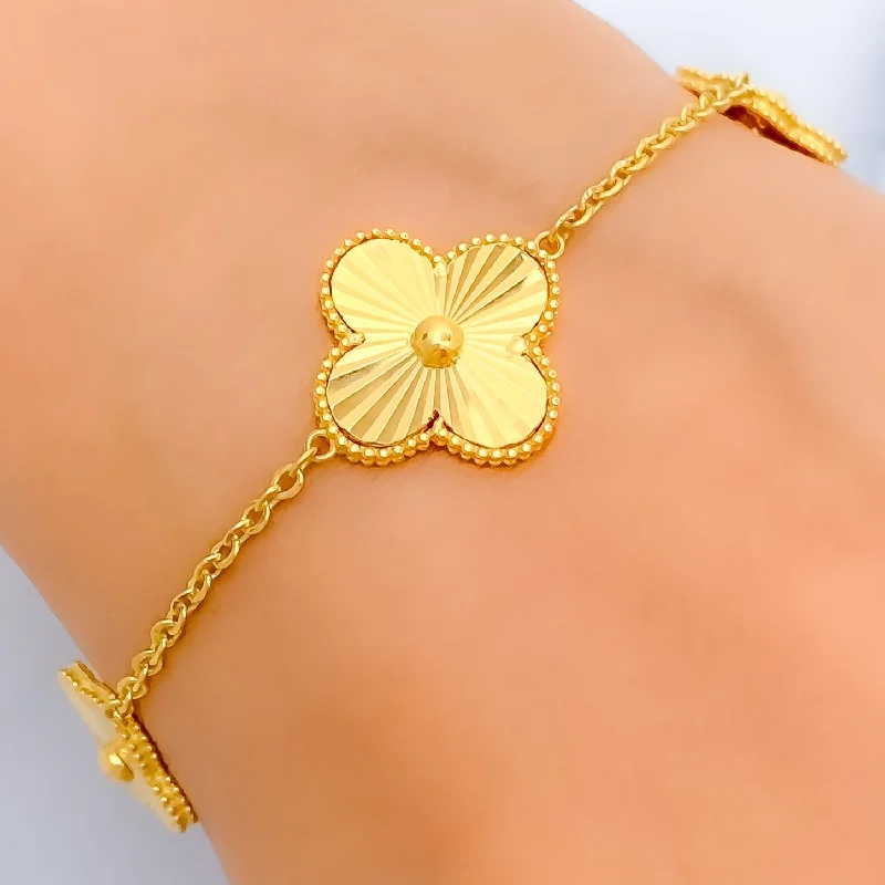 Women’s personalized bracelets-Shimmering Elevated 21k Gold Clover Bracelet