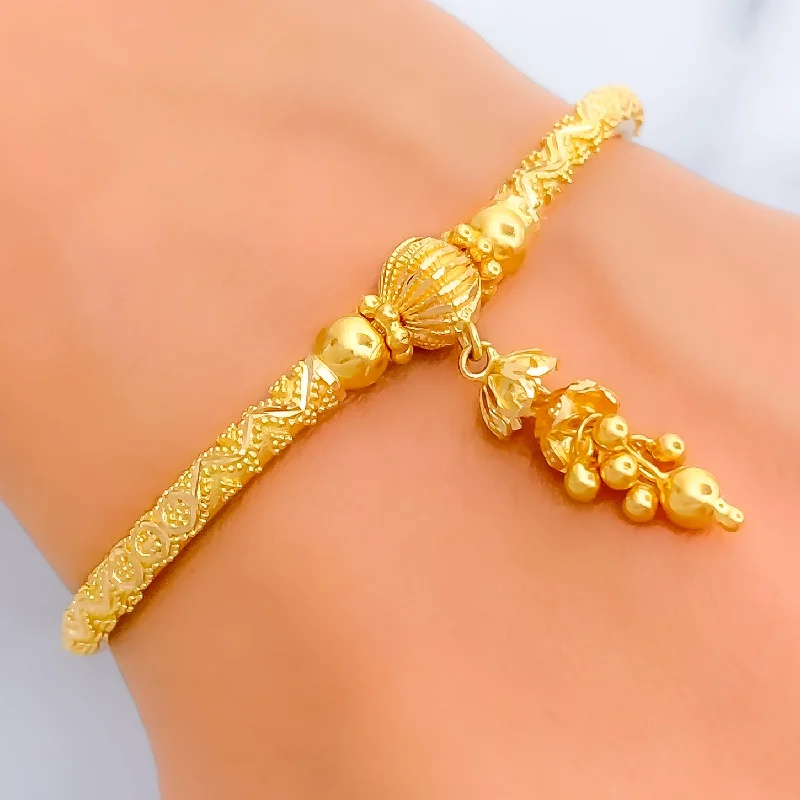 Women’s vintage-inspired bracelets-Jazzy Chic 22k Gold Bracelet