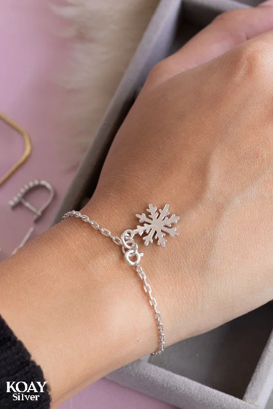 Women’s delicate bracelets-Silver Snowflake Bracelet 01